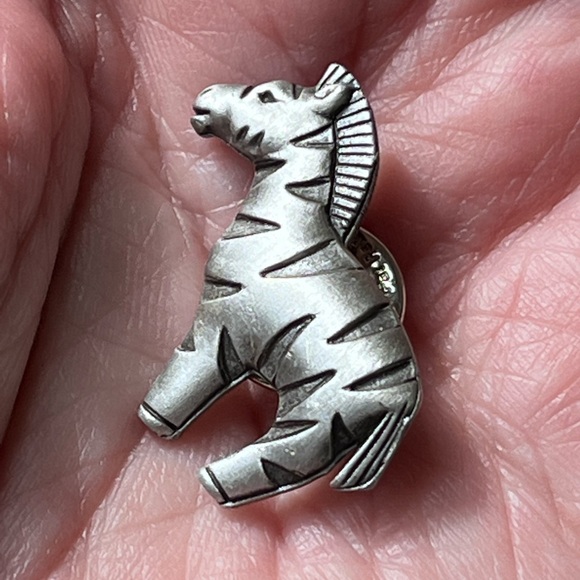 Other - Beautiful intricate design San Diego Zoo vintage zebra pin